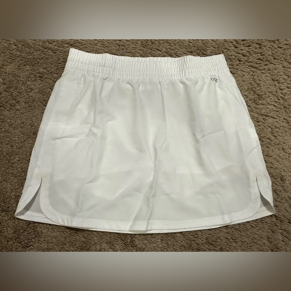 DSG Women's White Skort Size S C-27